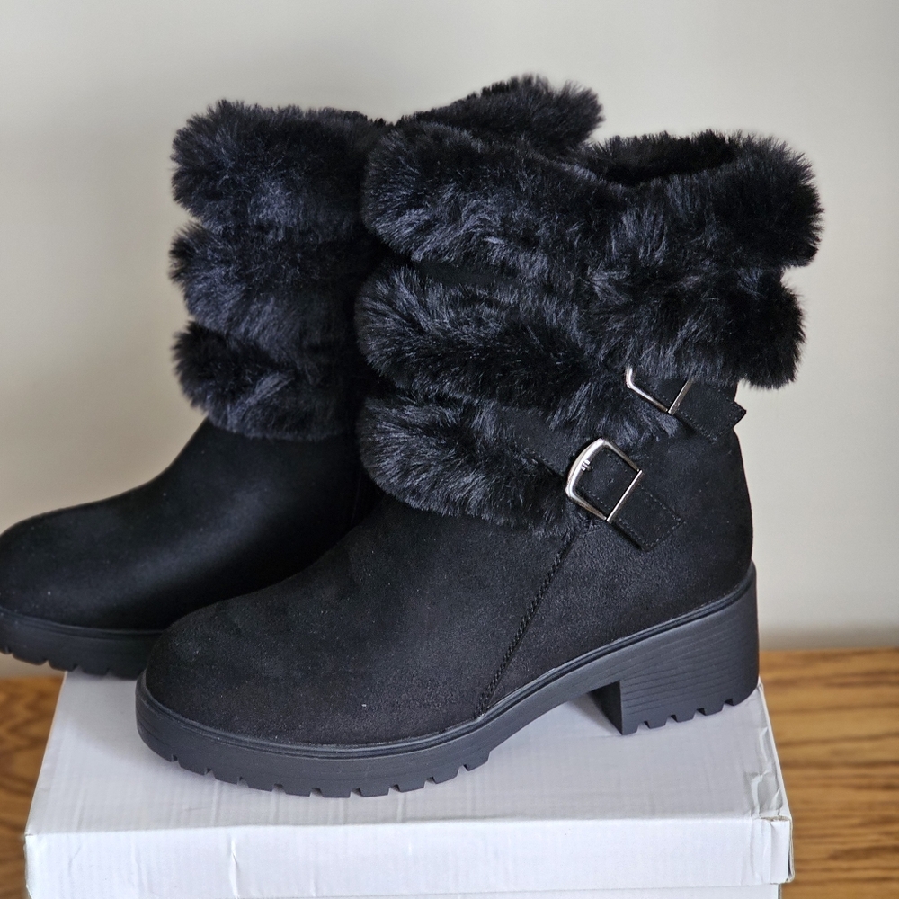 Ideal shoes faux suede boots size 39